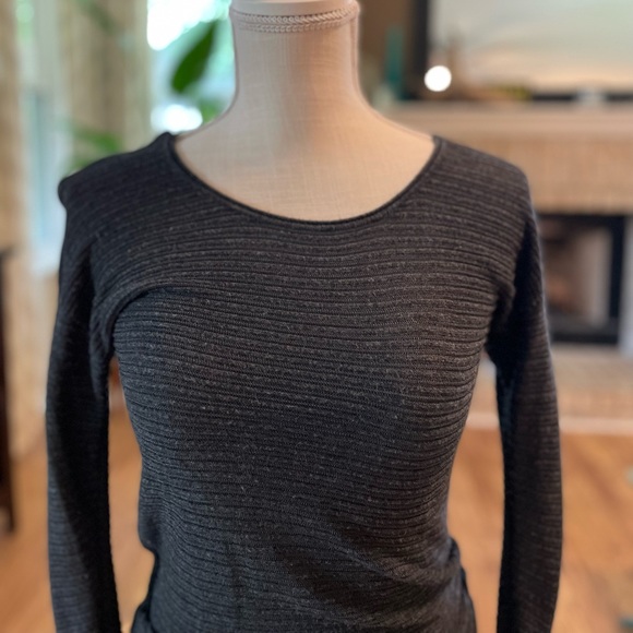 Express Long Sleave Top - Picture 3 of 4